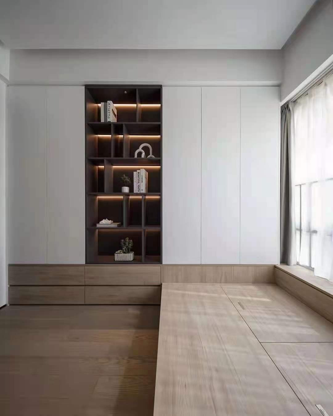 自然舒適的木飾面, 溫柔色調(diào)的軟裝，讓整個(gè)空間更具治愈感和親和力，加上生活的煙火氣，安靜而溫馨，平淡而簡(jiǎn)單。 (1).jpg